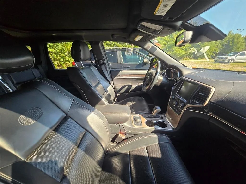 Used 2016 Black Jeep Overland image 7