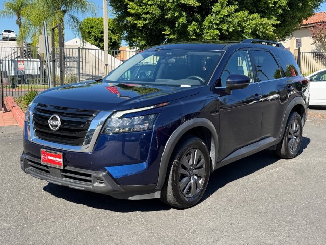 Used 2025 Blue Nissan SV image 3