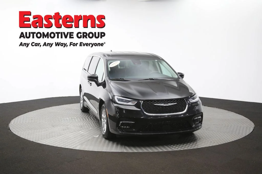 Used 2023 Black Chrysler Touring L image 53