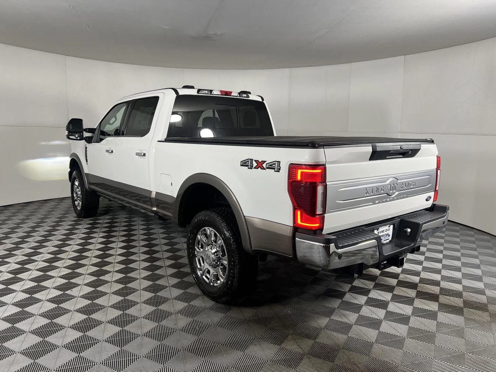 Used 2022 Wh Ford XL image 10