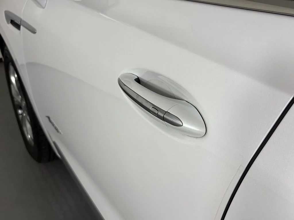Used 2020 White Buick Avenir image 12