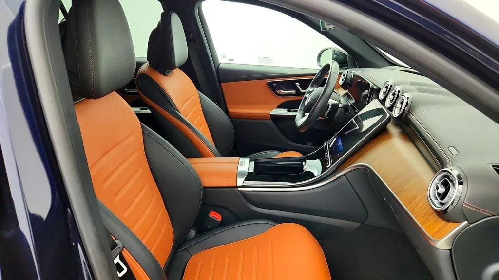 Used 2023 Nautical Blue Metallic Mercedes-Benz GLC 300 4MATIC SUV w/ AMG® Line & Exclusive Trim Package image 23