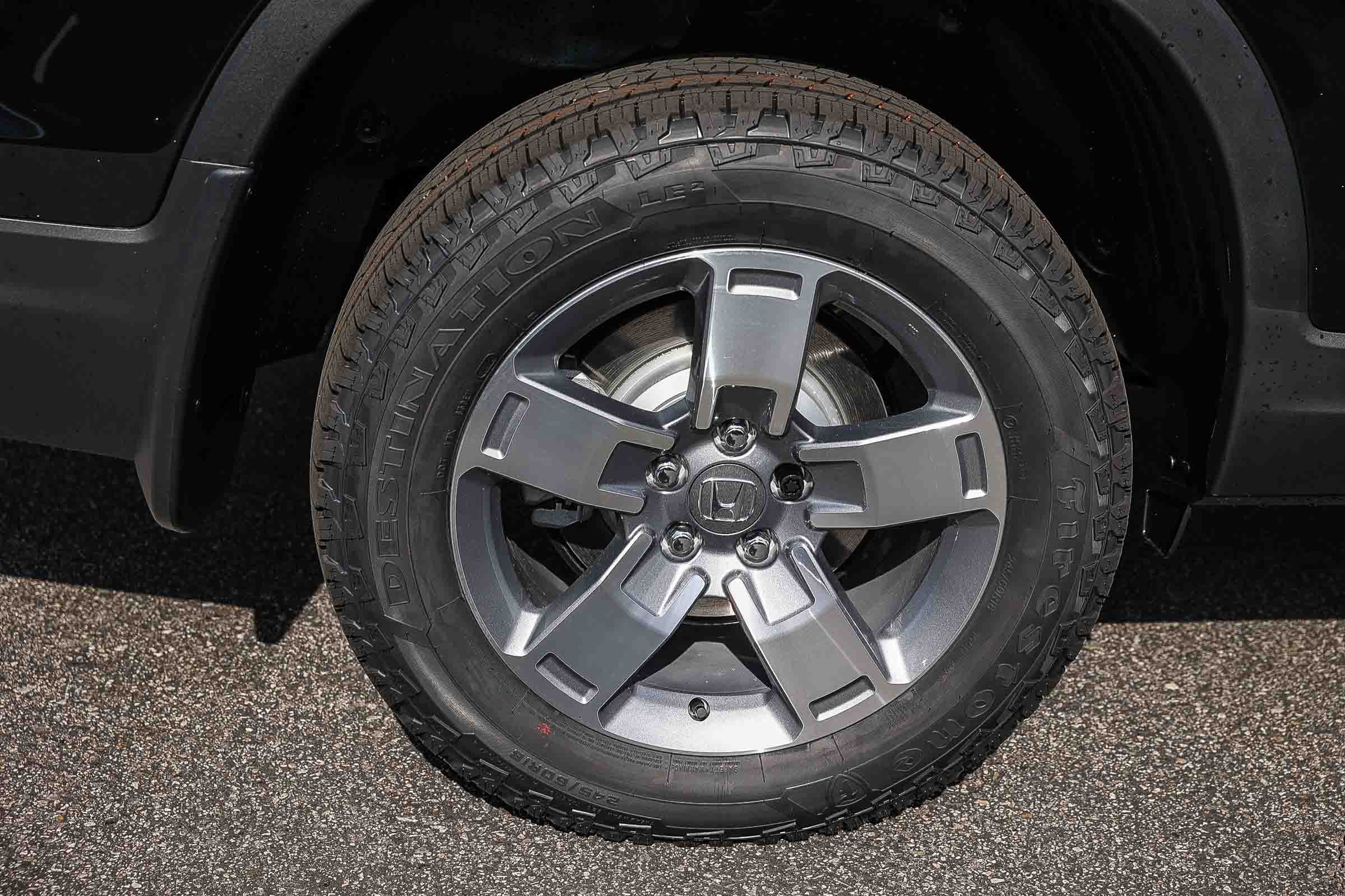 New 2026 Crystal Black Pearl Honda RTL AWD image 9