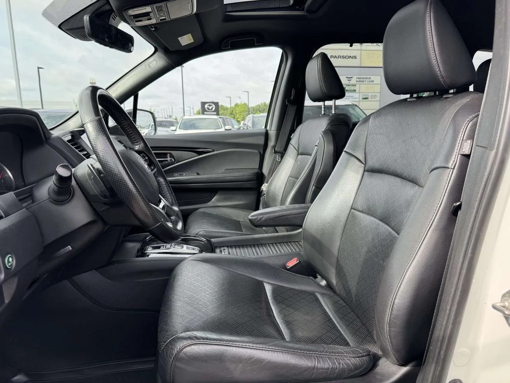 Used 2019 White Honda Touring image 14