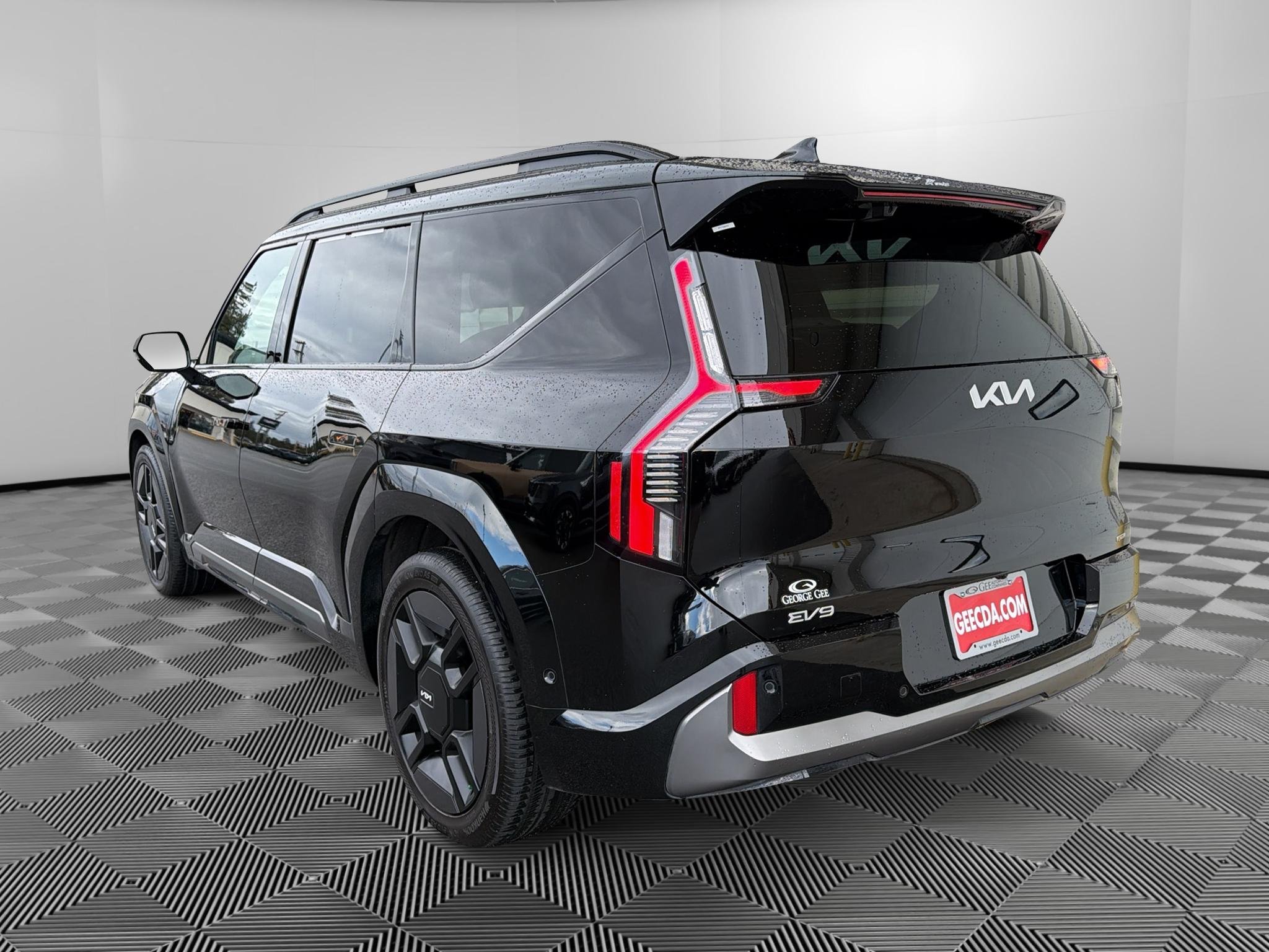 Certified Used 2024 Aurora Black Pearl Kia GT-Line image 7