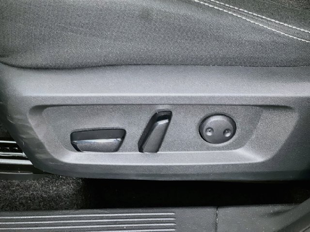 2025 Nissan Rogue SV - Photo 11