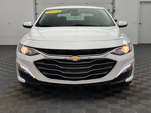 Used 2024 Summit White Chevrolet LT image 11