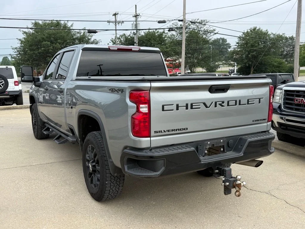 Used 2025 Gray Chevrolet Custom image 9