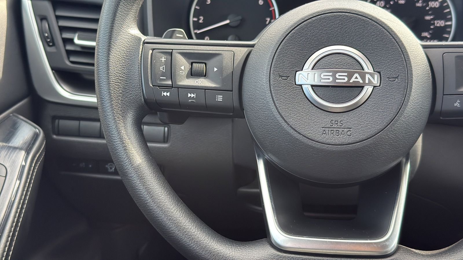 Used 2024 Blue Nissan SV image 16