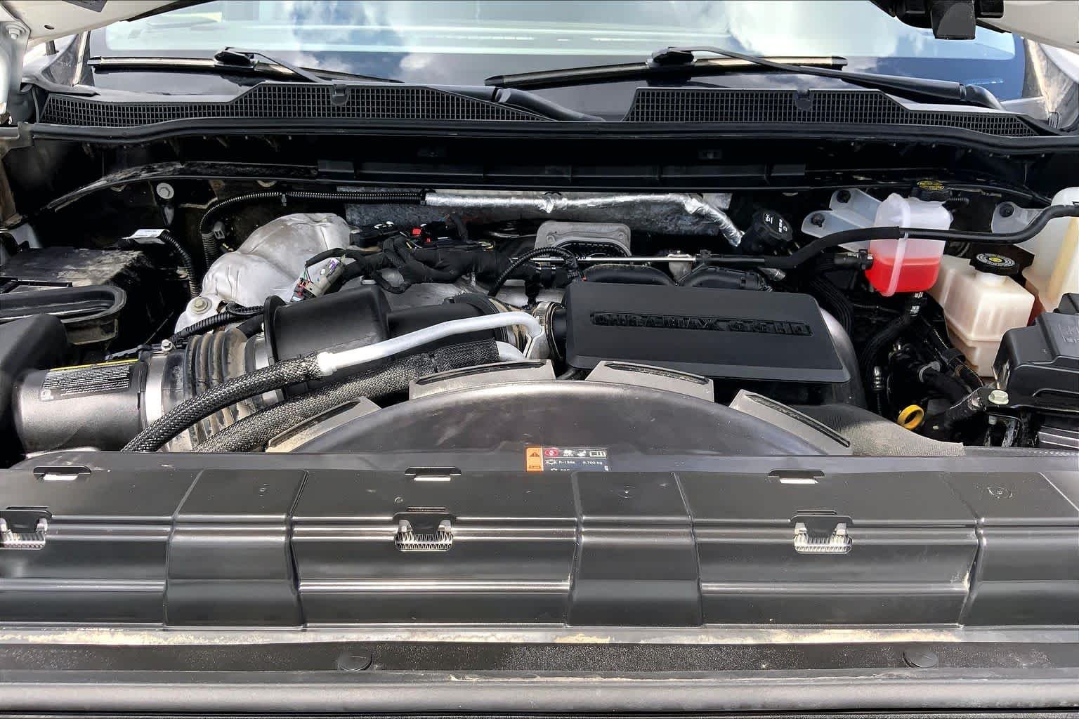 Used 2025 Summit White Chevrolet LT image 31