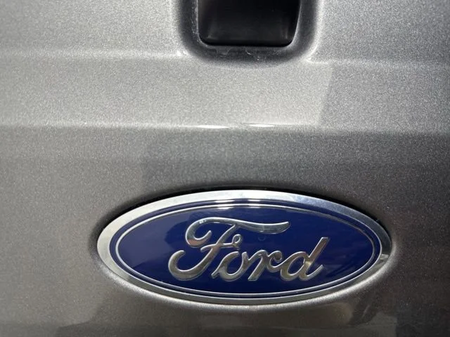 Used 2023  Ford Base image 31