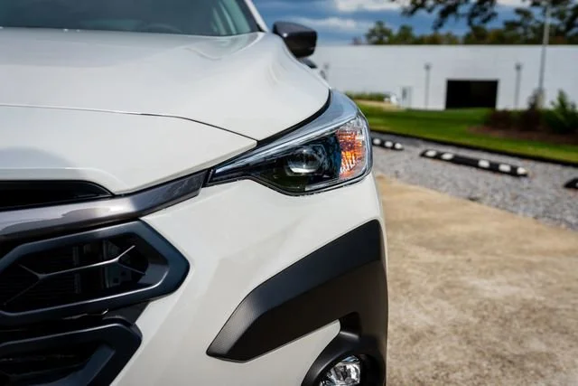 New 2026 Crystal White Pearl Subaru Premium image 3