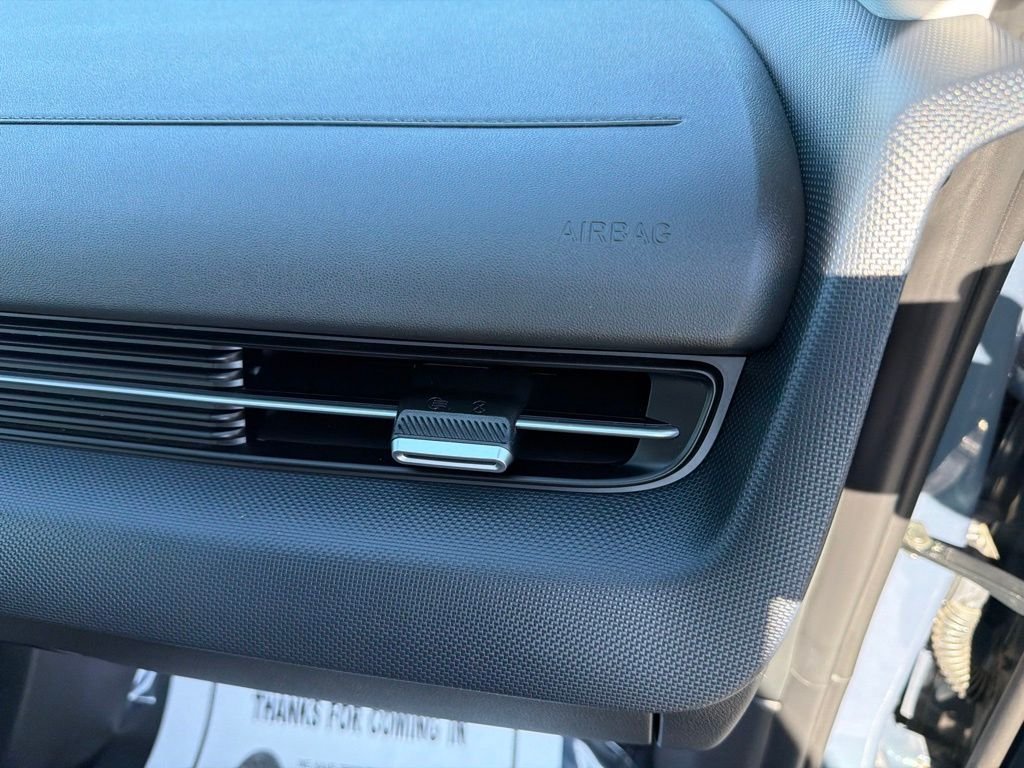 Used 2023 Green Hyundai SEL image 17