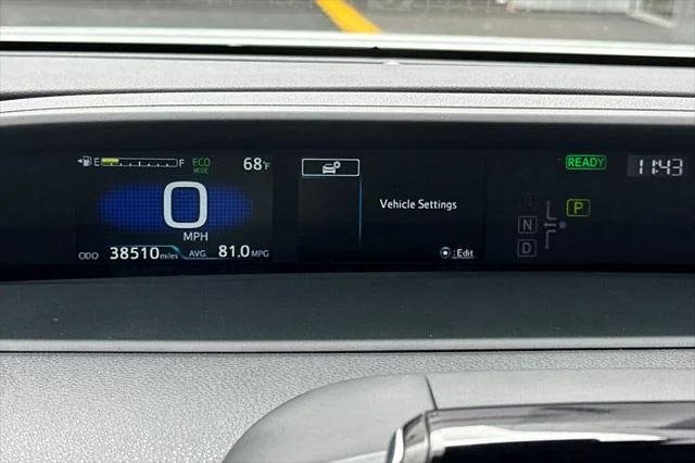 Certified Used 2021 Wind Chill Pearl Toyota  image 24