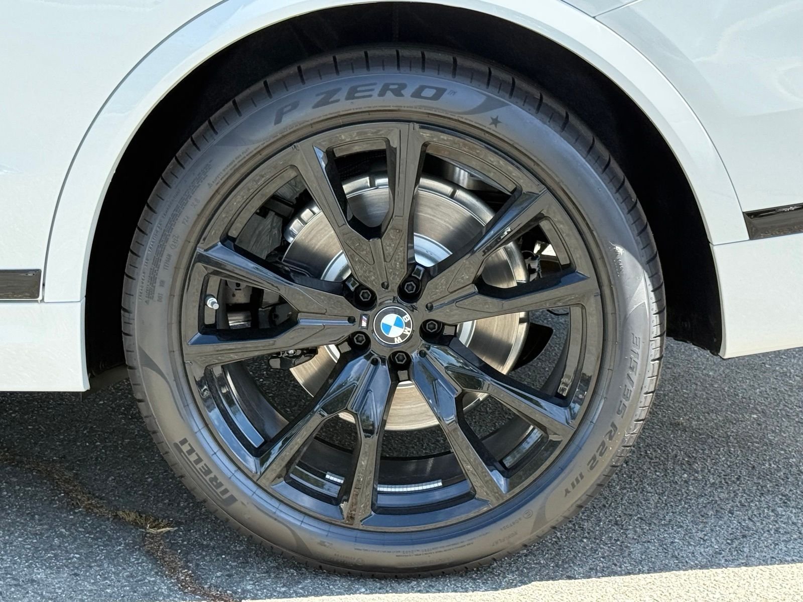 New 2027 Mineral White Metallic BMW xDrive40i image 17