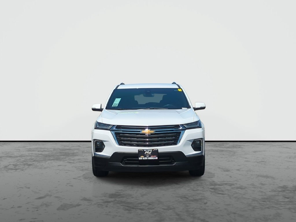 Used 2023 Summit White Chevrolet LT Cloth image 3