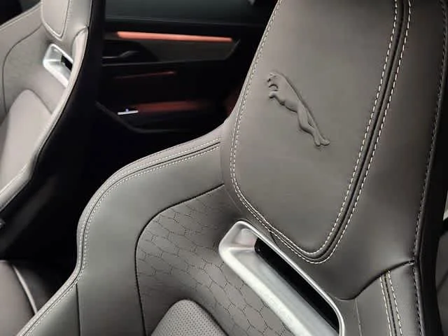 2026 Jaguar F-Pace R-Dynamic S - Photo 15