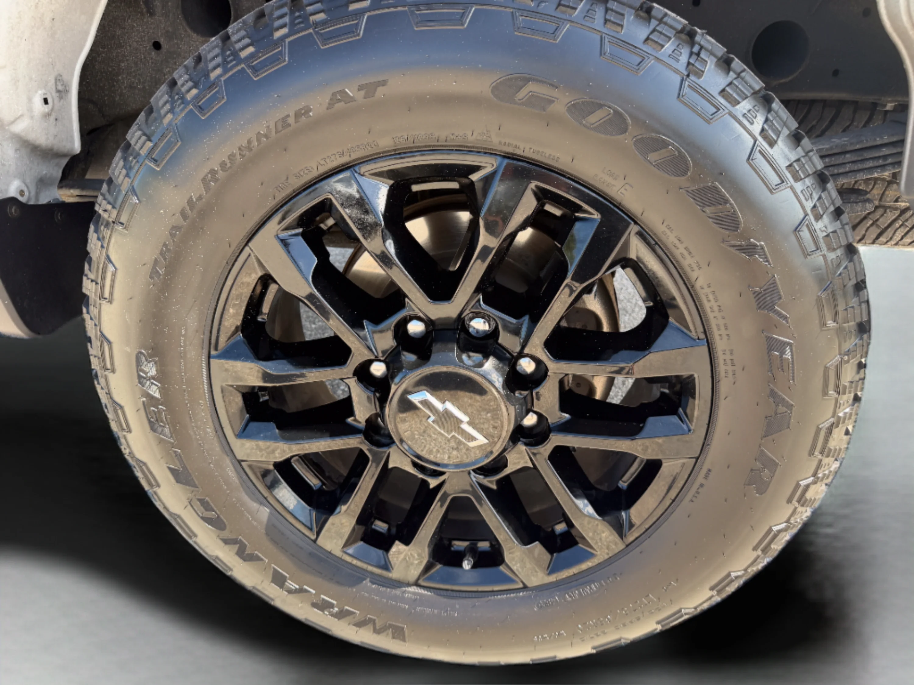 Used 2025 Summit White Chevrolet Custom image 36