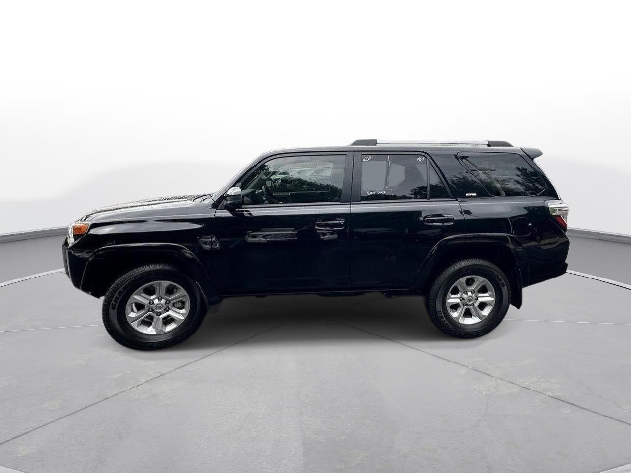 Used 2019 Midnight Black Metallic Toyota SR5 image 9