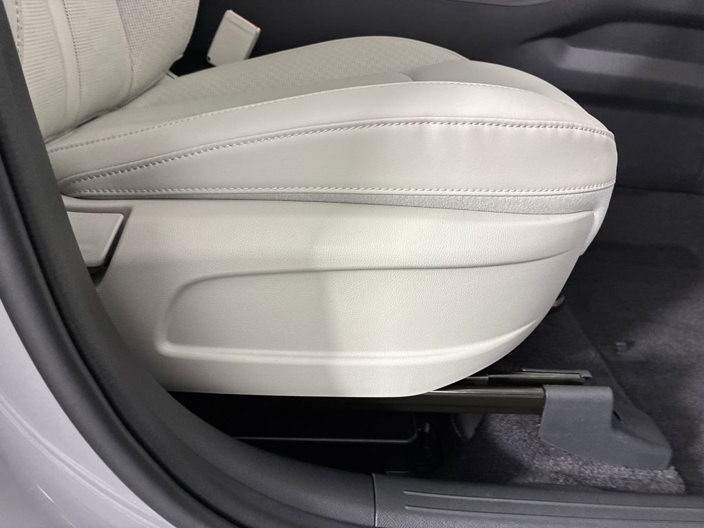 New 2026 Wolf Gray Kia S image 35