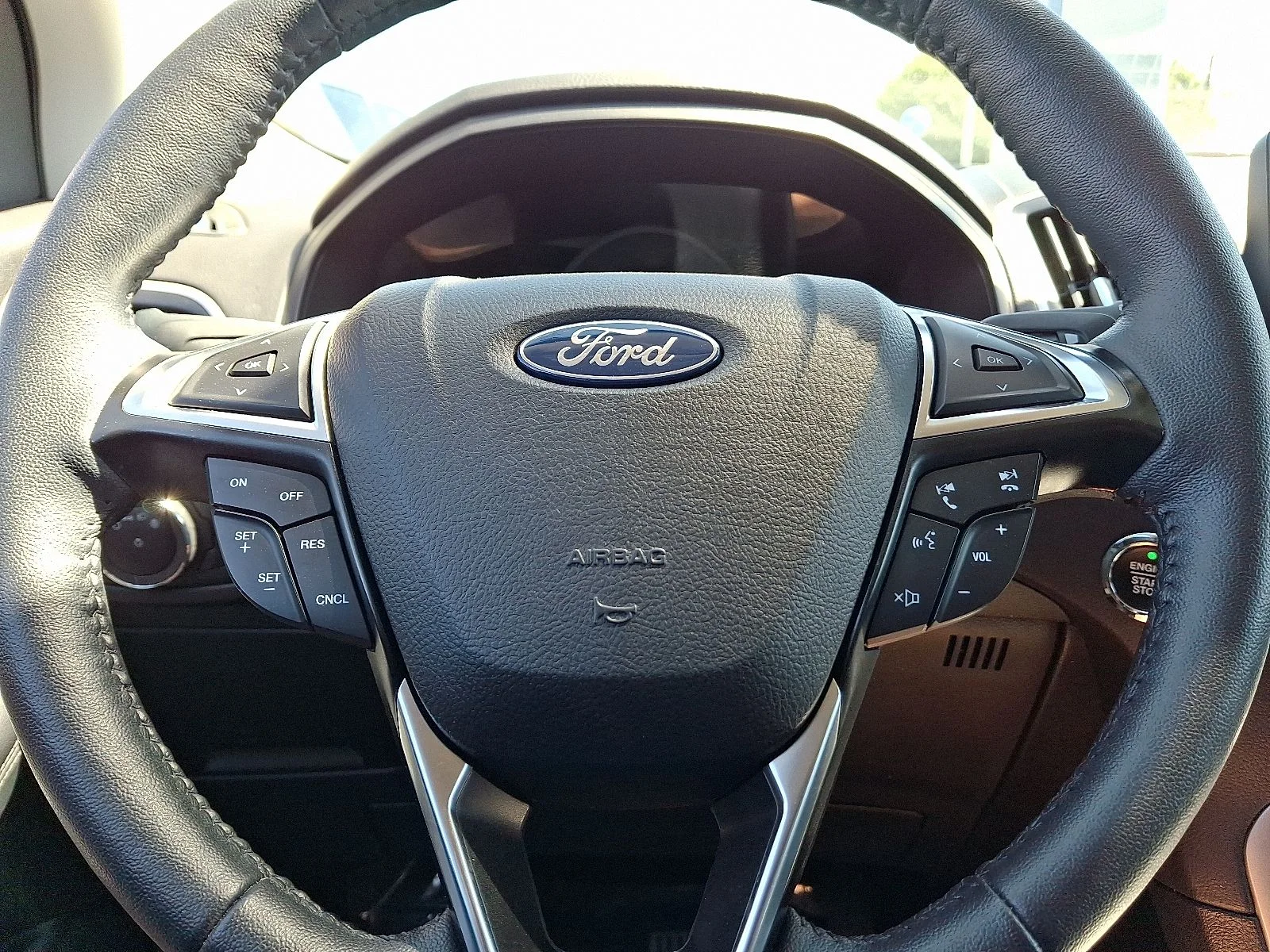 Used 2023 White Ford SEL image 18