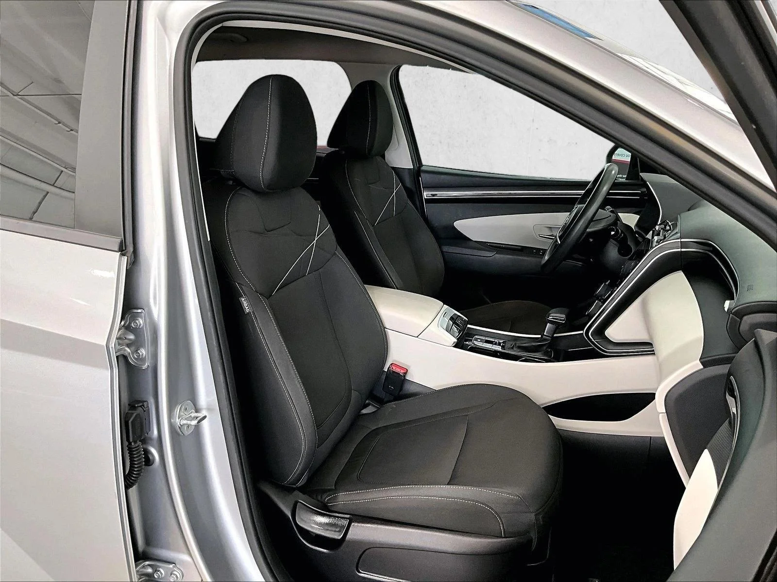 Used 2022 Shimmering Silver Hyundai SEL image 9