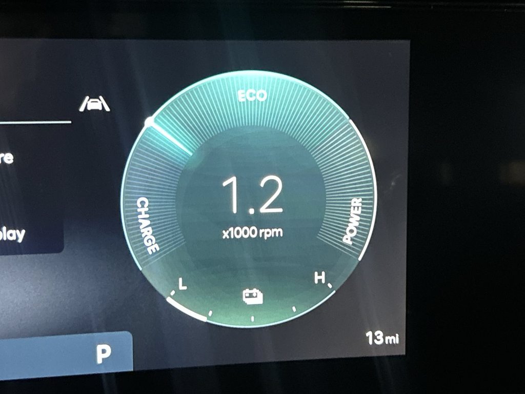 New 2026 Abyss Black Hyundai SEL 7P image 24