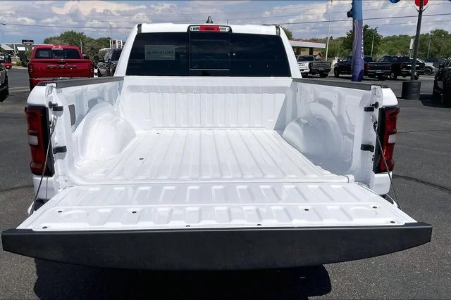 New 2026 Bright White Clear-Coat Exterior Paint RAM Big Horn/Lone Star image 16