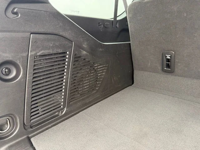 2023 Chevrolet Suburban Premier - Photo 17
