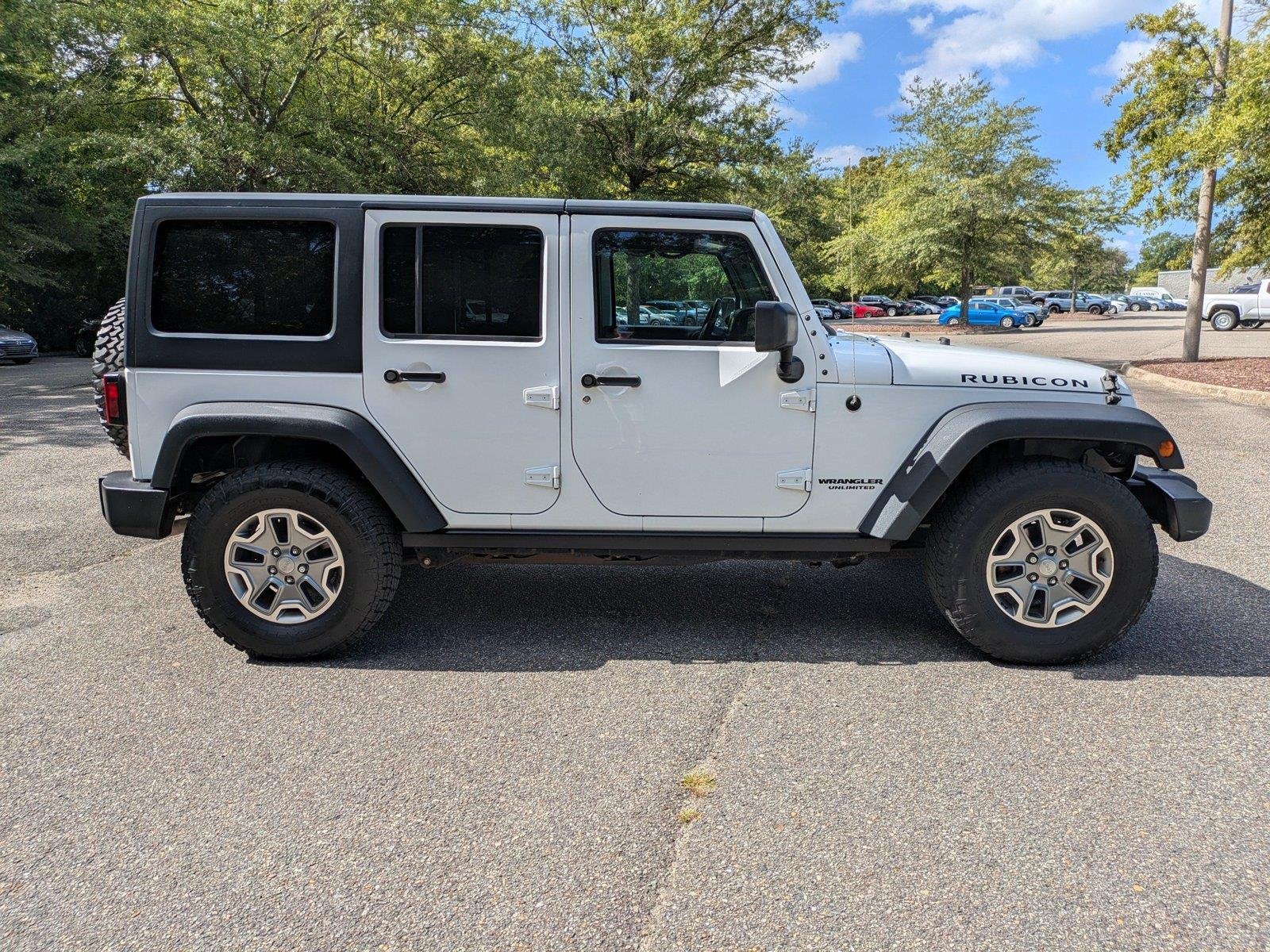 Used 2015 Bright White Clearcoat Jeep Rubicon image 3