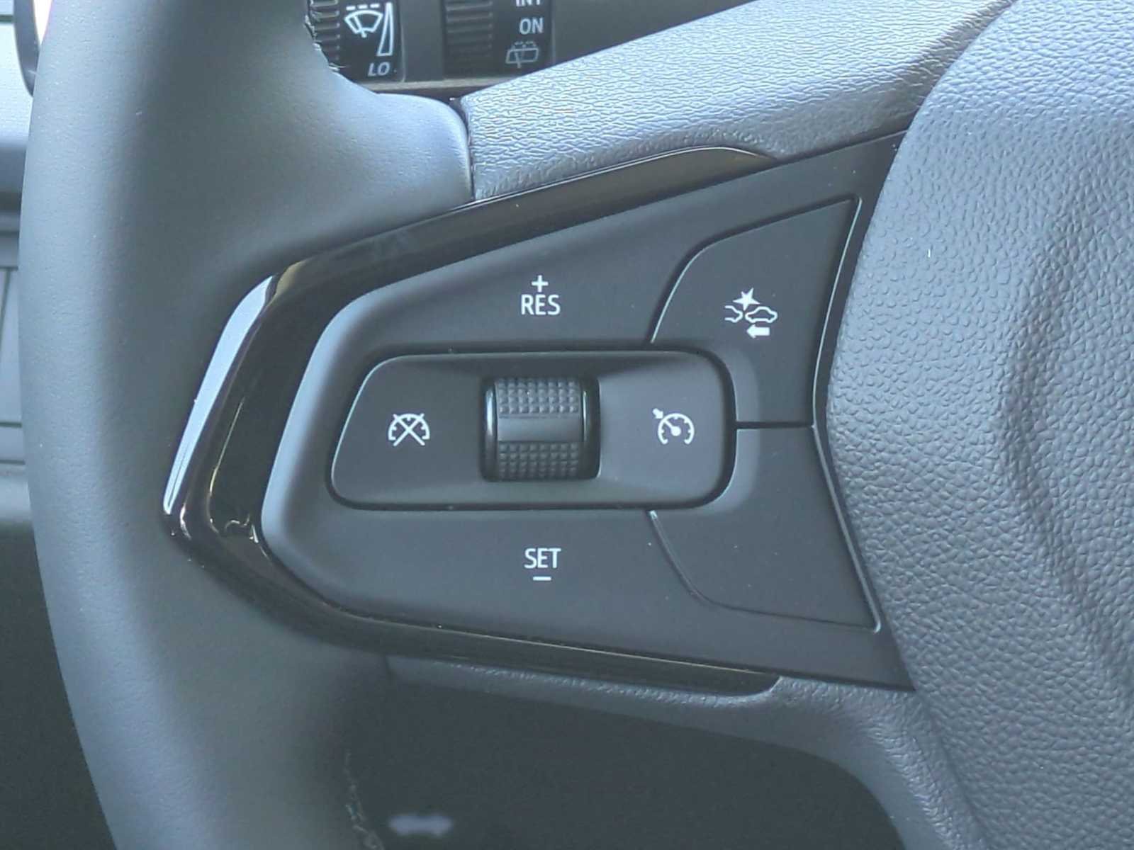 New 2027 Summit White Chevrolet LT image 15