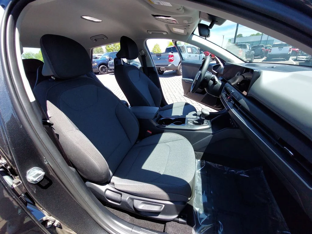 Used 2025 Gray Kia LXS image 10