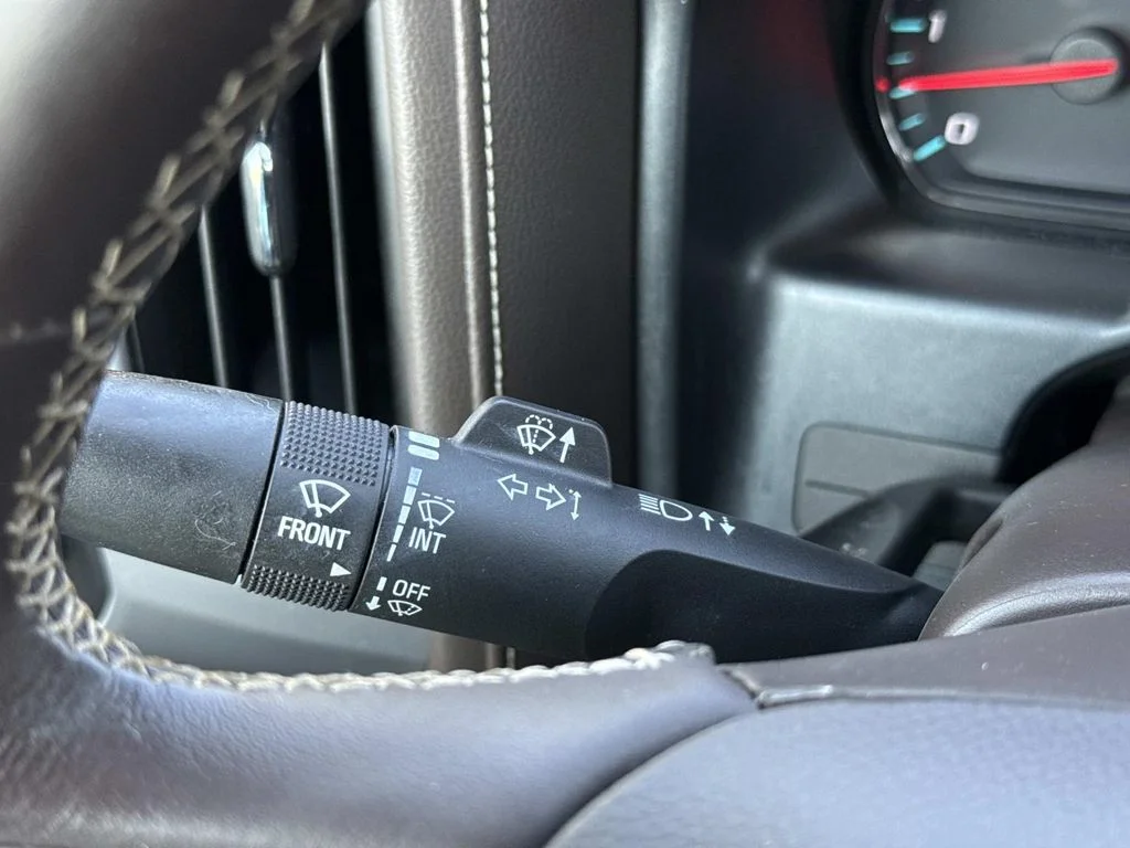 Used 2018 Red GMC SLT image 40