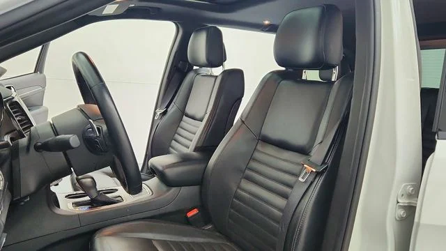 Used 2021 White Jeep Limited X image 14
