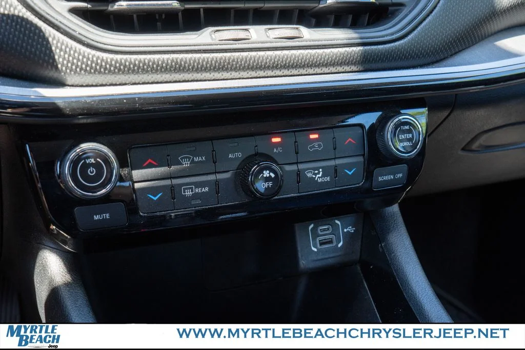 Certified Used 2022 Diamond Black Jeep Trailhawk image 21