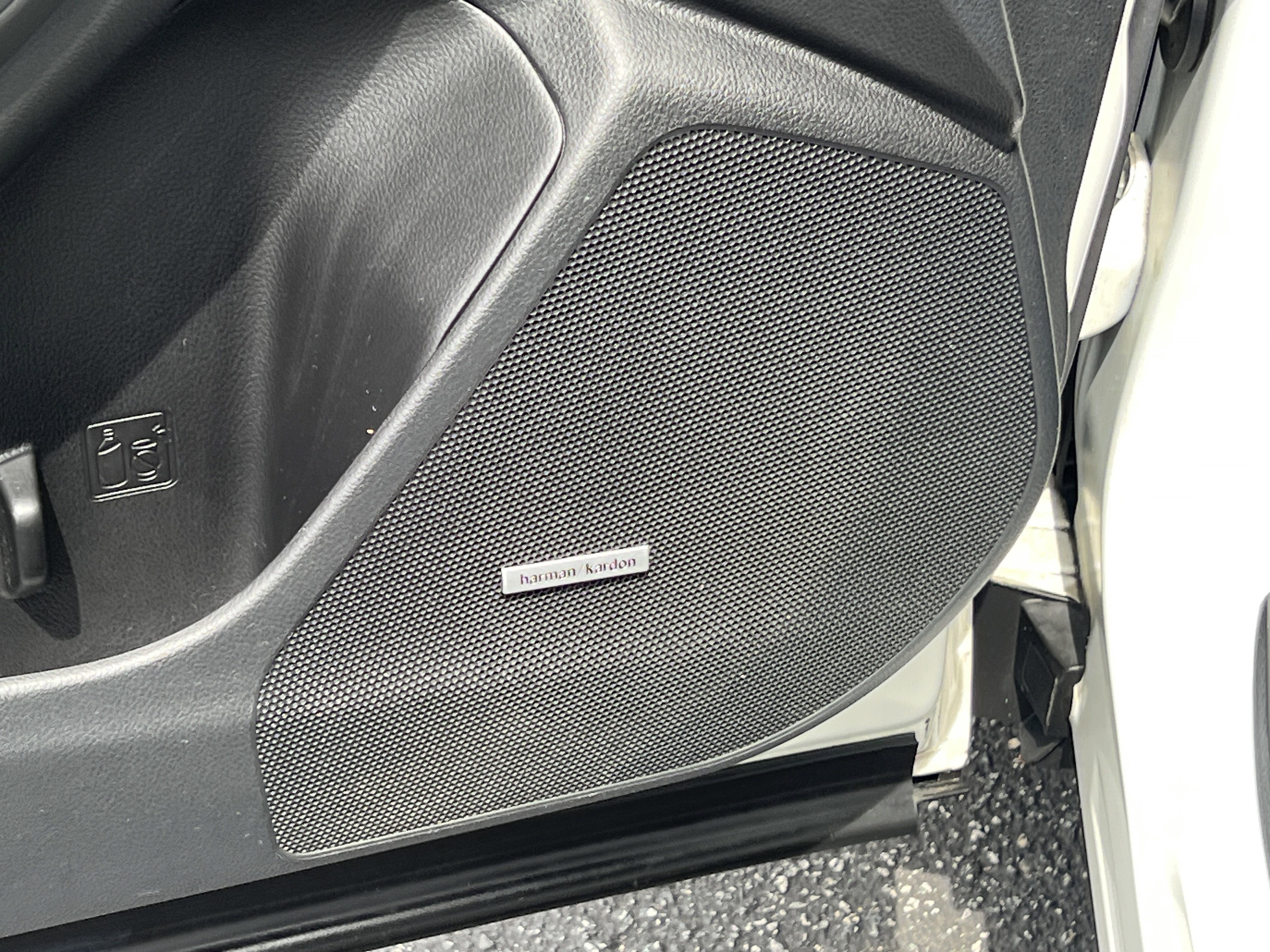 Used 2015 Satin White Pearl Subaru 2.0XT Touring image 11