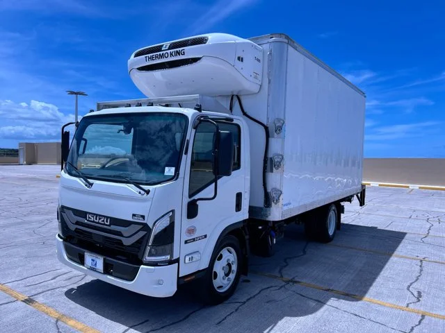 New 2025 White ISUZU 16ft Thermo King w/2500lb Lift, 19,500lb GVWR image 9