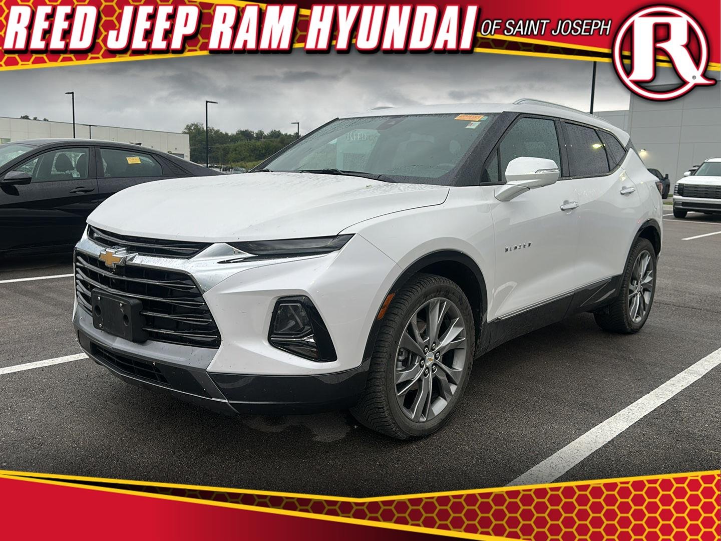 Used 2022 Iridescent Pearl Tricoat Chevrolet Premier image 1