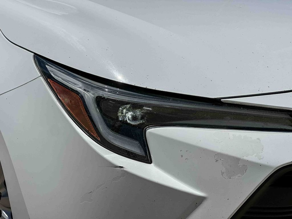 Used 2023 White Toyota LE image 9