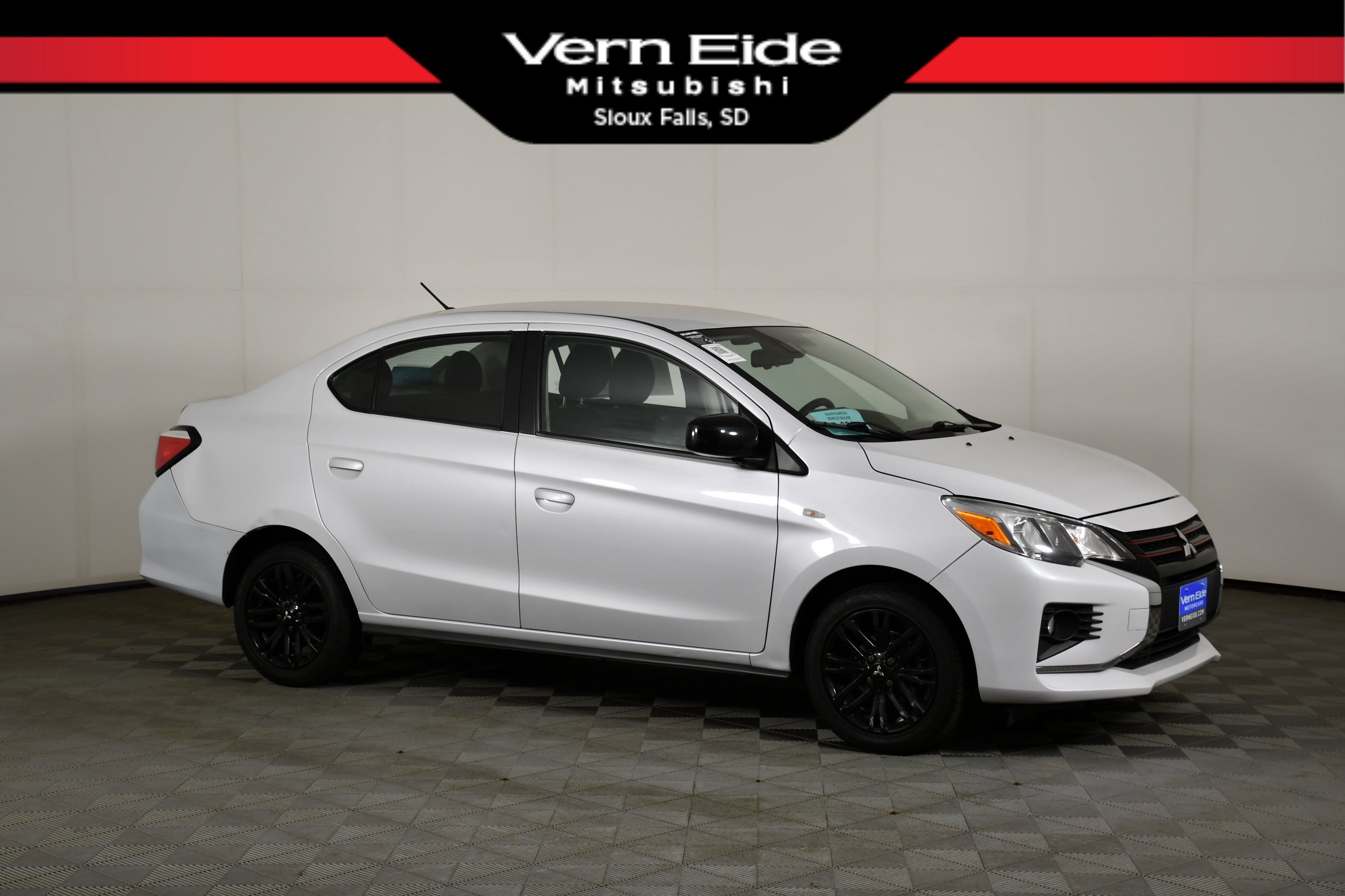 Used 2022 White Mitsubishi Black Edition image 1