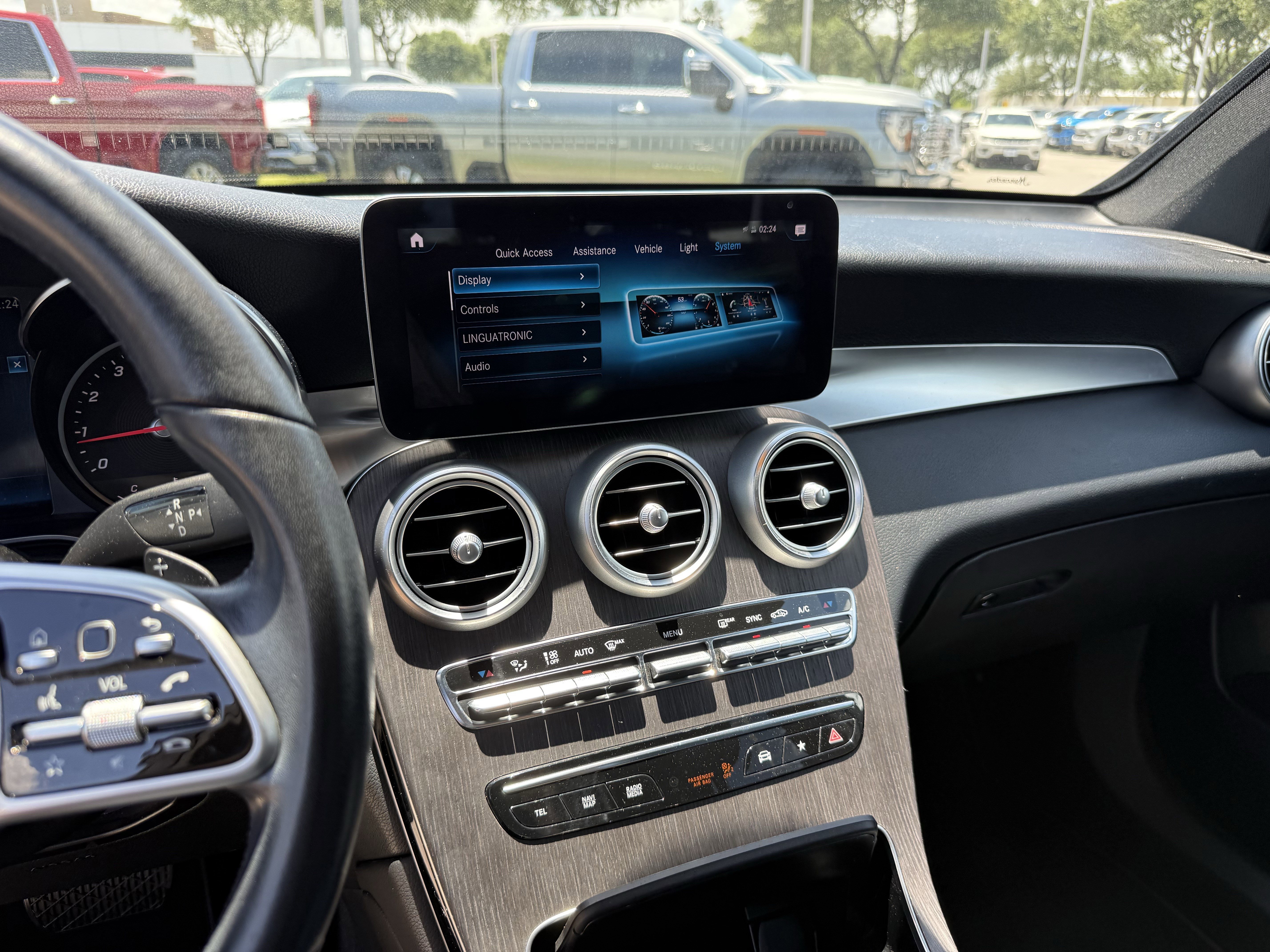 2022 Mercedes-Benz GLC GLC300 - Photo 18