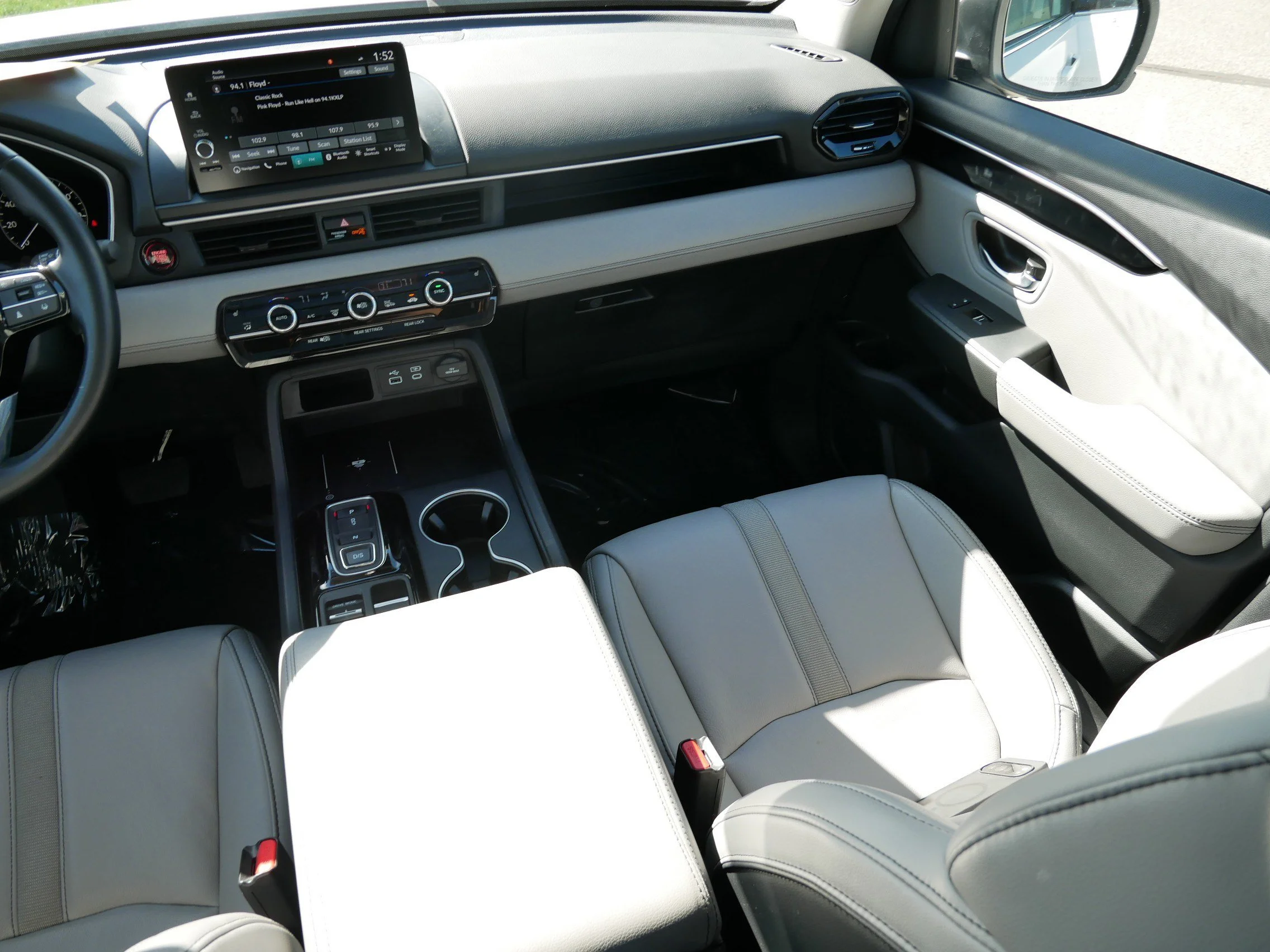 2025 Honda Pilot Touring - Photo 11