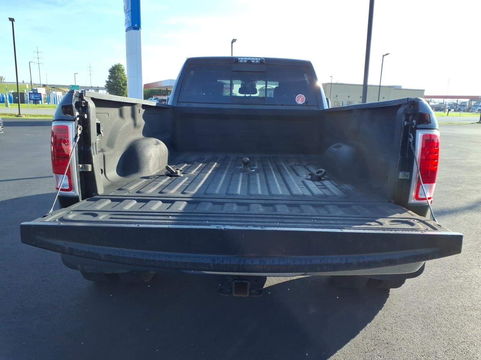 Used 2018 Brilliant Black Crystal Pearl Coat RAM Laramie image 10