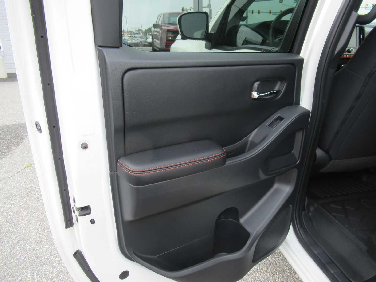 Used 2025 Glacier White Nissan PRO-4X image 23