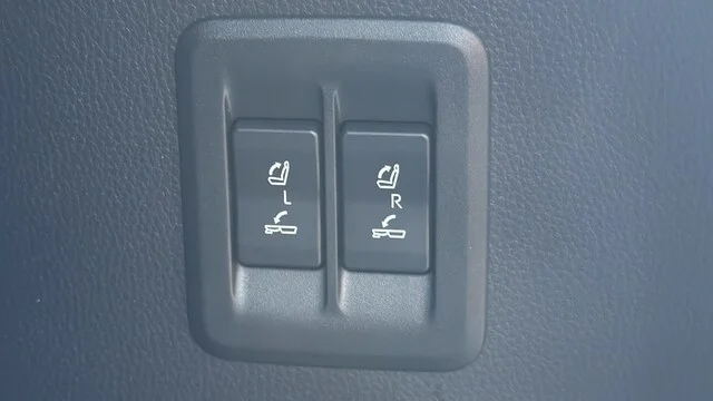 Used 2025 Mica Lexus 550 Luxury+ image 27