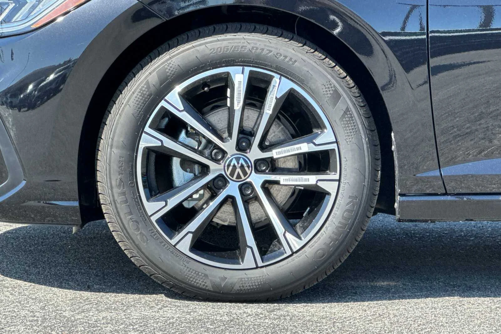 New 2026 Black Volkswagen 1.5T Sport image 23