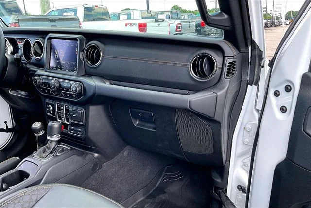 Used 2023 White Jeep Overland image 21
