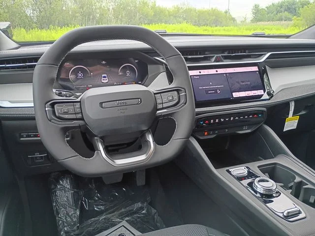 New 2026 Hydro Blue Pearl-Coat Exterior Paint Jeep Laredo image 10