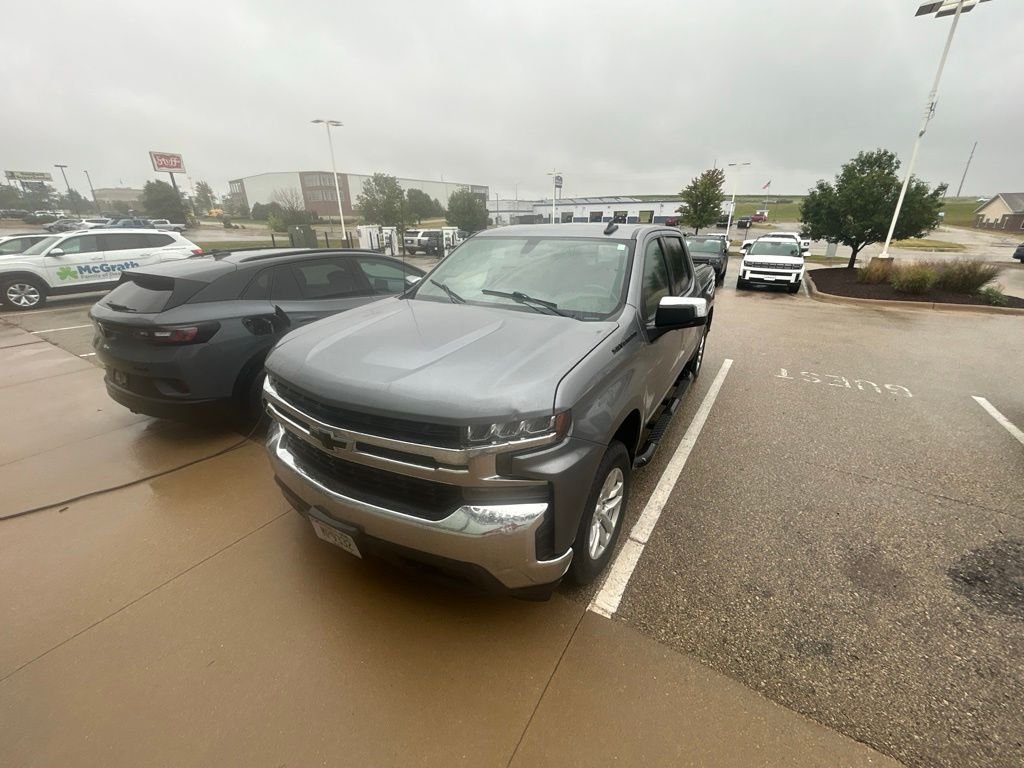 Used 2020 Gray Chevrolet LT image 2