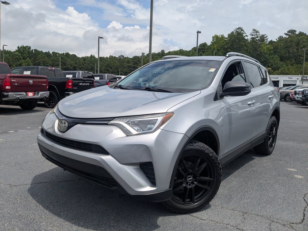 Used 2018  Toyota LE image 1